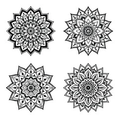 Obraz premium Ornate Black and White Mandala Pattern Collection