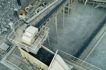 Movement of asbestos rock for grinding to fine fraction
