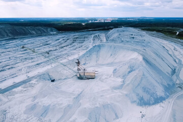 Giant Mining Excavator, With Bucket Drive Cable