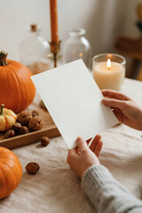 Autumn candle harvest reddish brown maple leaves decoration frame photos greeting cards mockup photo E-commerce marketing poster Background shooting scene
