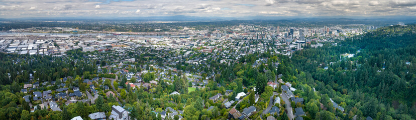 Portland from Above: City of Roses at the Rivers’ Crossroads © Grindstone Media