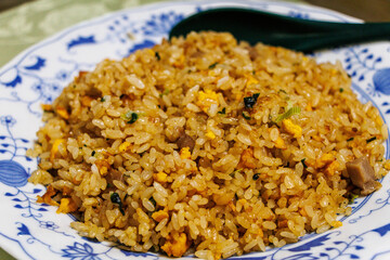 家庭的で素朴な自家製のおいしいチャーハン