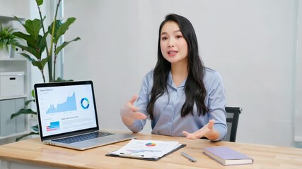 AI-powered businesswoman, vertical silent pitch - Powered by Adobe