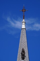 croix chr&eacute;tienne fl&egrave;che