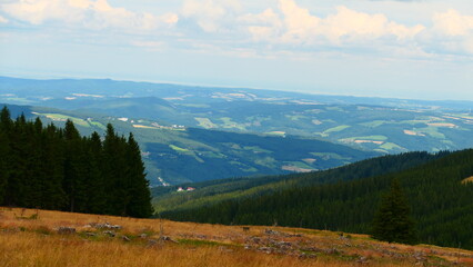 Blick ins Piestingtal bis übers Wiener Neustädter Becken Richtung Wien, gesehen von der...