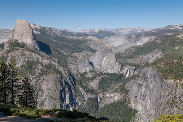 Washburn Point, Glacier Point Rd, Yosemite National Park, Mariposa County, California. Sierra Nevada. Vernal Falls and Nevada Fall. Half Dome
