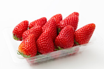 パック入り苺　白バック