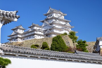 青空に映える国宝 姫路城