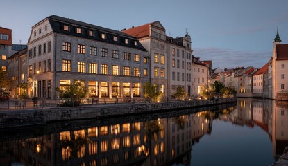 Obraz premium Riverfront Hotel Dusk, Cityscape Reflection