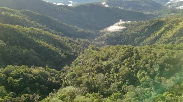 Majestic Aerial Views of Haputale Mountain, Sri Lanka &ndash; Drone Footage