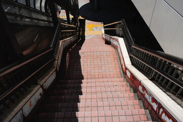 Fototapeta premium 日本の街の風景を見つめる