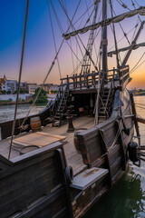 Sevilla, España. 1 de julio de 2025. Las amplias calles arboladas cerca del centro histórico de Sevilla, España,
