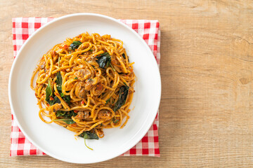 Stir Fried Spaghetti with Clam and Chilli Paste