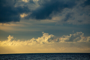 Obraz premium 夏の奄美大島の空。