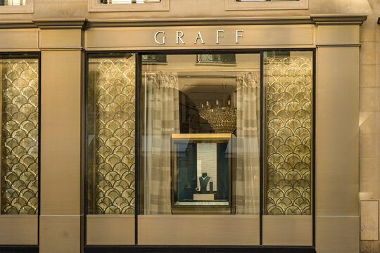 paris france , 05 05 2025 : luxury watches and jewelry brand storefront vitrine, Graff