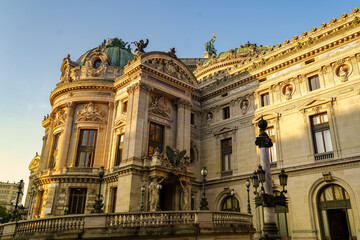 Obraz premium exterior facade of the Opéra Garnier , concert hall in Paris, France