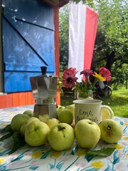 Stół z polskimi jabłkami  © Maciej G. Szling