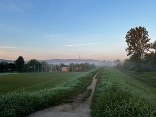 Wschód słońca Nowy Sącz Wólki, ścieżka rowerowa © Maciej G. Szling