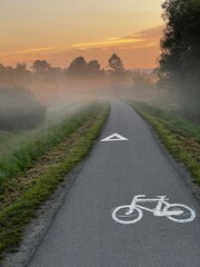 Wschód słońca Nowy Sącz Wólki, ścieżka rowerowa © Maciej G. Szling