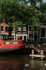 Obraz premium boats on the canal in Amsterdam