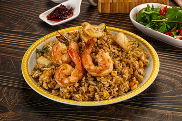 Vietnamese fried rice with prawn and squid Kom Ran