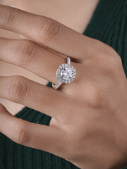 DIAMOND ENGAGEMENET RING FOR FEMALE WITH BEAUTYFUL LEDY 