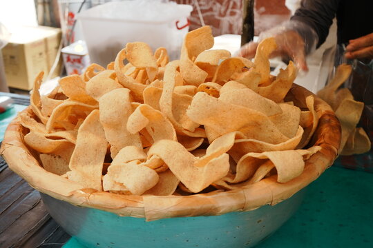 Anping Famous Fried Shrimp Cracker Tainan, Taiwan - 台湾 台南 安平名物 海老せんべい