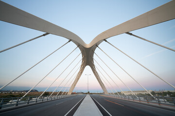 Obraz premium puente moderno