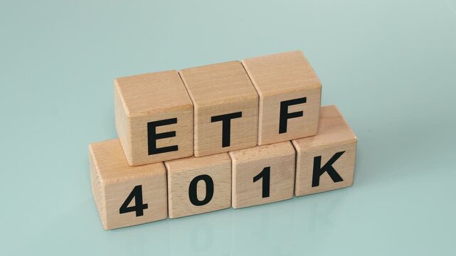 401K and ETF symbols. Exchange Traded Fund and American Retirement Plan icons. Retirement funds investing in exchange-traded funds.