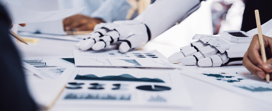 AI-driven analytics provide clarity during collaborative business sessions, enabling consultants to optimize marketing plans effectively. Noogenesis AI