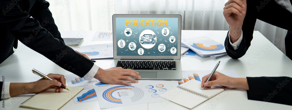 Aufkleber e-learning website with sofware for student to study online on the internet network brisk