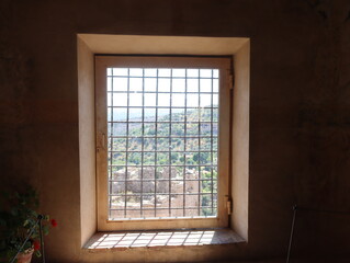 Beautiful landscapes of towns, historic buildings, living nature with large trees, endless views