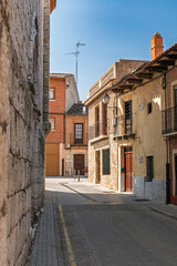 Obraz premium Tordesillas, Valladolid, Spain – View of an old house facade along a narrow historic street in the town center.