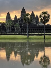 Obraz premium - sunrise - angkor wat cambodia