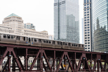 Chicago skyscrapers and elevated trains