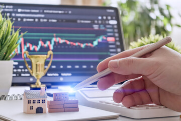 Analyzing real estate investment with digital tools