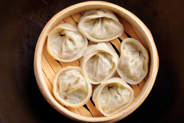 Steamed Dumplings in Bamboo Steamer Served with Soy Sauce | Authentic Asian Dim Sum in 4K Ultra HD | Traditional Chinese Dumplings and Dipping Sauce