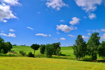 Obraz premium 美瑛の大地と大空（北海道・美瑛町・びえいちょう）