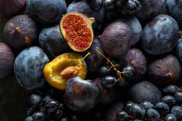 Fototapeta premium Juicy fresh blue fruits.
