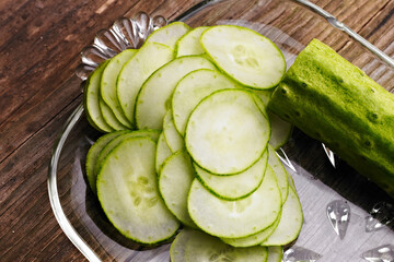 Close-Up of Fresh Cucumber Slice – Crisp Green Vegetable Cross-Section in High Resolution