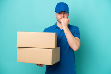 Delivery caucasian man isolated on blue background having doubts