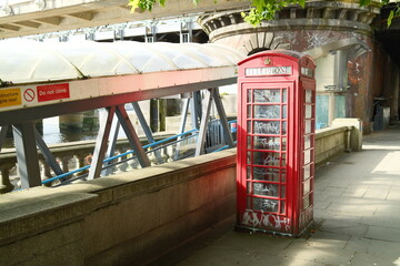 red phone box in london
