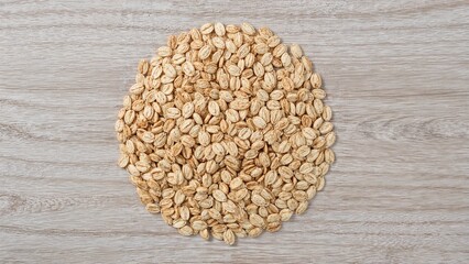 Separated dried cereal flakes and rolled oats