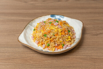 Heart-shaped rice: a romantic version with shrimp, peas, and diced carrots