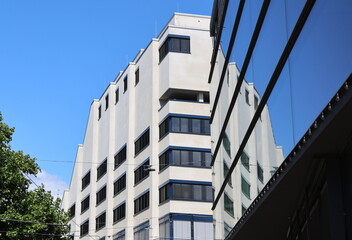 Moderne Bürofassaden in Basel