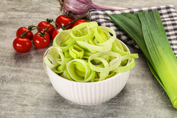 Fresh ripe green leek slices