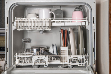 家庭用の卓上型食器洗い乾燥機