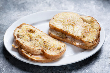 croque monsieur ham and cheese sandwich