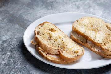 croque monsieur ham and cheese sandwich