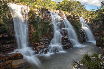 Obraz premium Cachoeira na cidade Cavalcante, Estado de Goiás, Brasil, região da chapada dos veadeiros